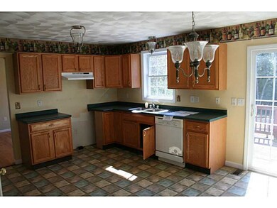 621 Logee St, Woonsocket, RI 02895 - photo 5