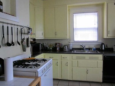 Kitchen. 2nd fl