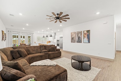 443 E Tyler Ct. Visalia-13