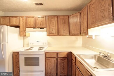 2137 Wainwright Ct unit 1B, Frederick, MD 21702 - photo 6