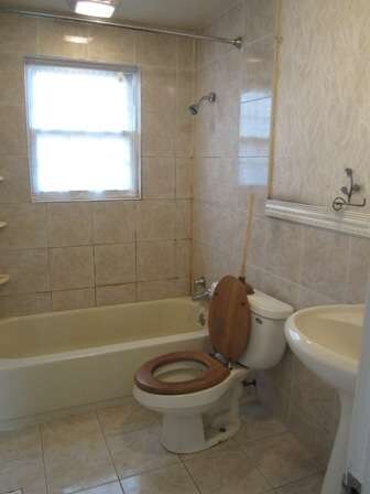 126 Del Rio Rd, Carpentersville, IL 60110 - photo 7