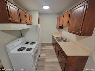 30468 Krauter St unit 6, Garden City, MI 48135 - photo 6