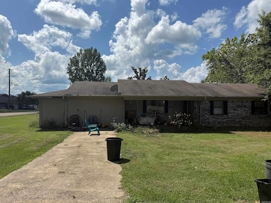 2602 Reeves Ave, Mena, AR 71953 - photo 3