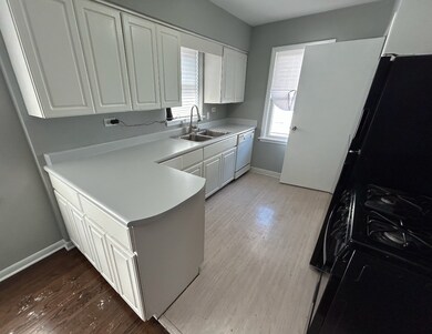 717 E 154th St, South Holland, IL 60473 - photo 5