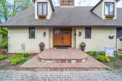 4330 Crown Point