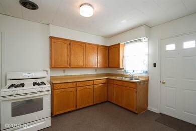 2405 Maple St, Des Moines, IA 50317 - photo 5