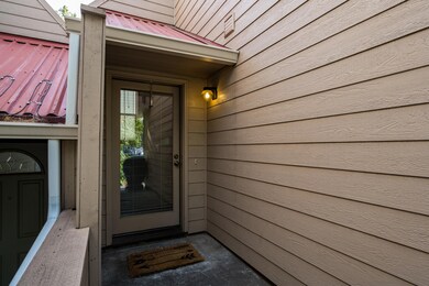 1961 NE Lotus Dr, Bend, OR 97701 - photo 4