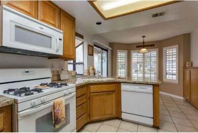 delightful with giant breakfast Nook!