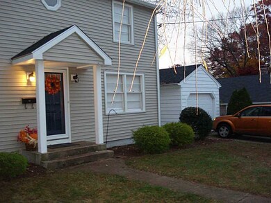 77 Lexington Ave, West Warwick, RI 02893 - photo 2