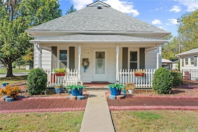 101 N Ridgeway St, Caney, KS 67333 - photo 4