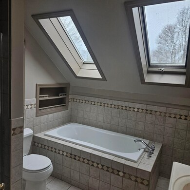 28 1/2 School St unit B, Danvers, MA 01923 - photo 4