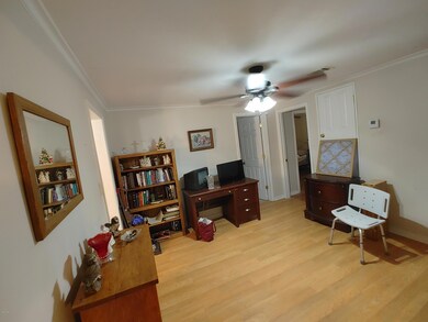 1124201129a_HDR