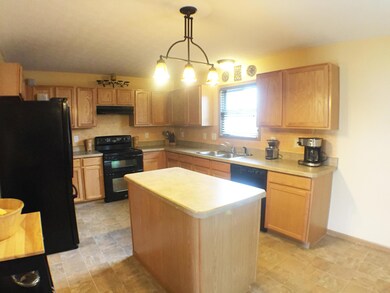 Eat-in Kitchen