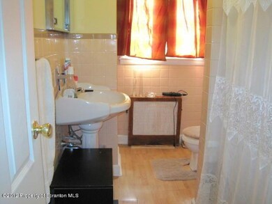 409 Susquehanna Ave unit 411, Olyphant, PA 18447 - photo 7