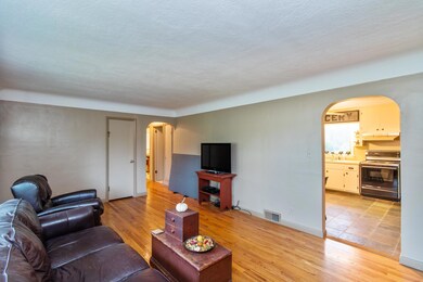 2811 Stanton Ave, Des Moines, IA 50321 - photo 6