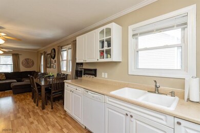 2516 E Grand Ave, Des Moines, IA 50317 - photo 7