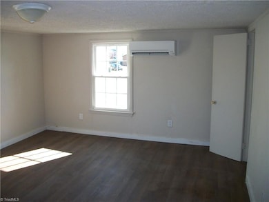 605-A & 605-B Grove St, Eden, NC 27288 - photo 5