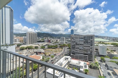 Sunset Towers unit 1702, Honolulu, HI 96814 - photo 6