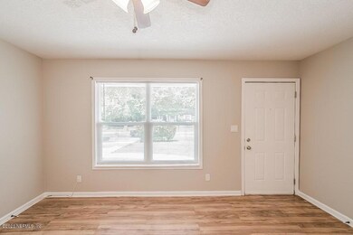 5653 Green Forest Dr, Jacksonville, FL 32244 - photo 3