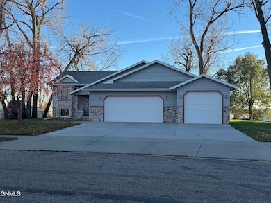 304 Napa Loop, Bismarck, ND 58504 - photo 2