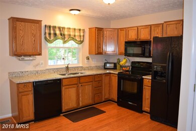 906 Chestnut Wood Ct, Chestnut Hill Cove, MD 21226 - photo 5