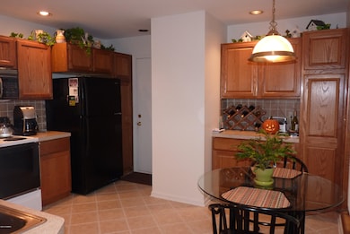 1943 Cross Bend St NE unit 42, Grand Rapids, MI 49505 - photo 4