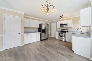 203 Richmond Dr, Jacksonville, NC 28540 - photo 7