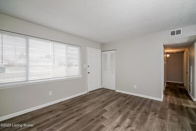 005-photo-living-room-10329966