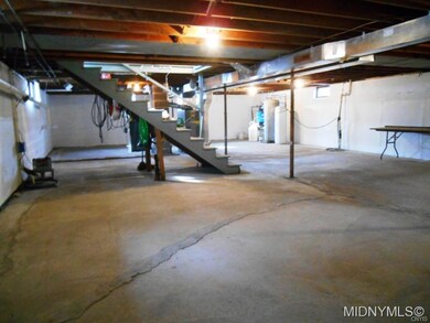 HUGE, DRY basement