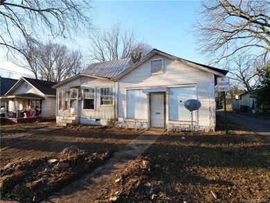 614 Armfield St, Statesville, NC 28677 - photo 2