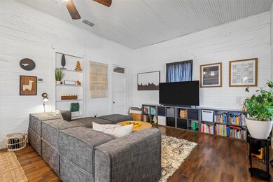 1216 Gleason Ave, Cleburne, TX 76033 - photo 3