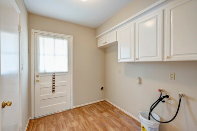 10034 Locke Ln, Houston, TX 77042 - photo 5