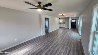 1021 E Sycamore St, Columbus, KS 66725 - photo 6