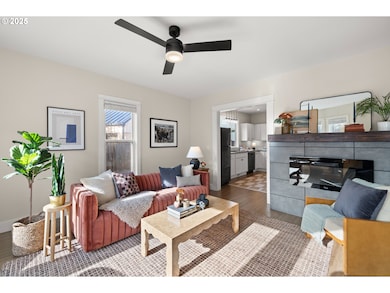 7217 N Catlin Ave, Portland, OR 97203 - photo 5