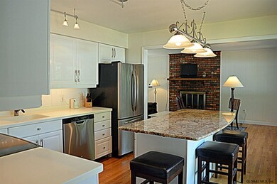 1241 Viewmont Dr, Schenectady, NY 12309 - photo 7