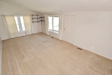 361 Delaware St, Carpentersville, IL 60110 - photo 4