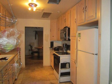 Kitchen2.JPG