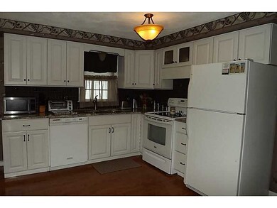 39 Stanley St, Pawtucket, RI 02861 - photo 3