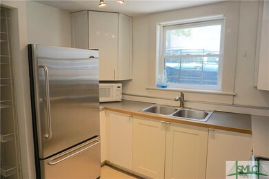 124 E Jones St unit Garden, Savannah, GA 31401 - photo 6