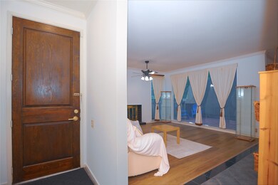 284 Litchfield Ln, Houston, TX 77024 - photo 4