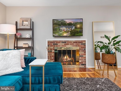 516 Gladhill Rd, Odenton, MD 21113 - photo 6