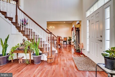 9054 John Sutherland Ln, Lorton, VA 22079 - photo 4