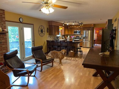 2015 Greenbrier Dr, Collinsville, IL 62234 - photo 4