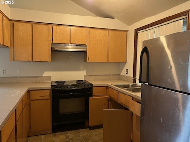 18830 SW Butternut St, Beaverton, OR 97007 - photo 4