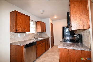 928 Randa St, Copperas Cove, TX 76522 - photo 6