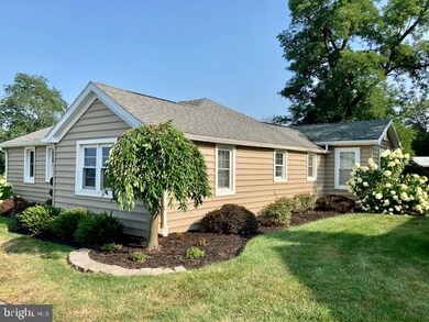 637 Overlys Grove Rd, New Holland, PA 17557 - photo 3