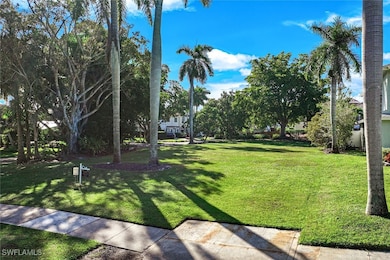 Surrounding community with a yard