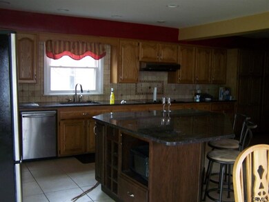 46 Meadow Dr, Troy, NY 12180 - photo 2