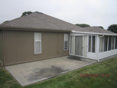 603 Sun Dr, Raymore, MO 64083 - photo 2