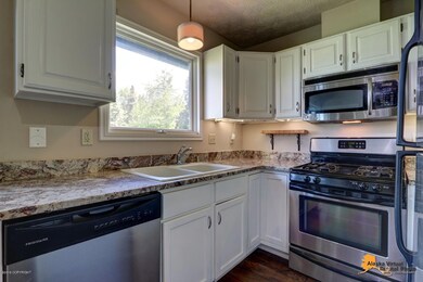 Kitchen w/Stainless Steel Appliances